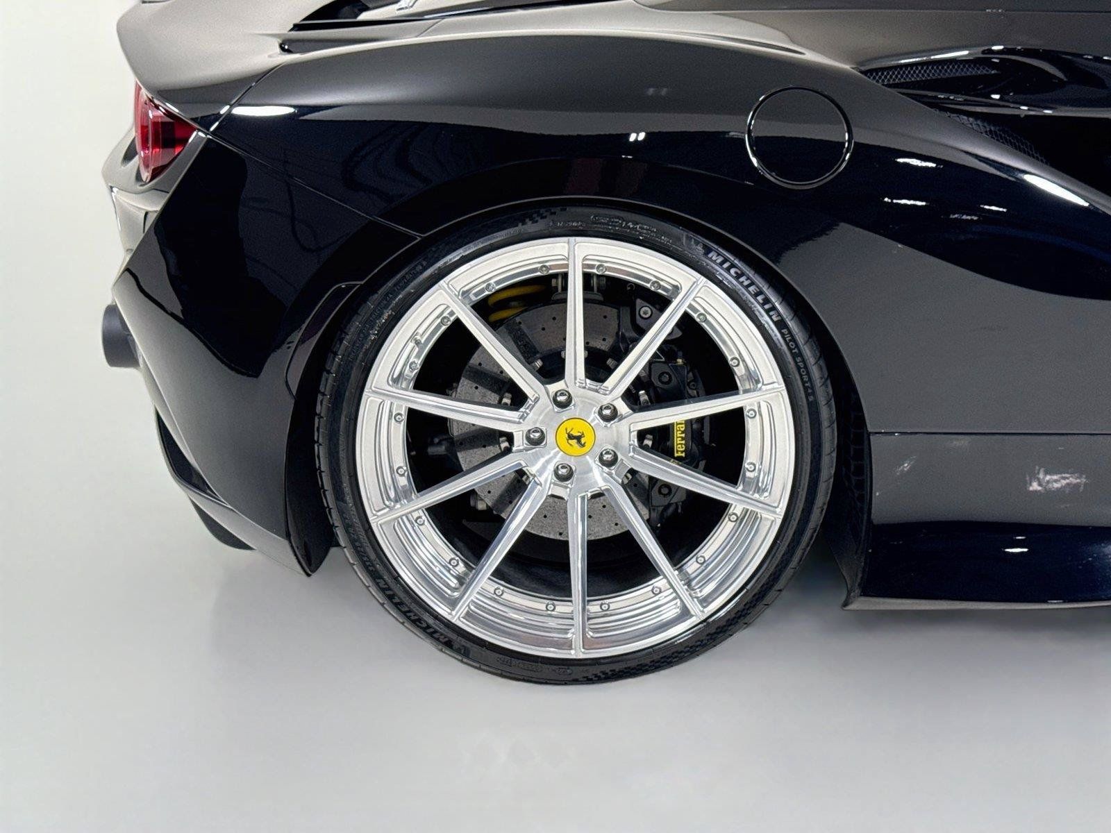 Used 2021 Ferrari F8 Tributo RWD image 36