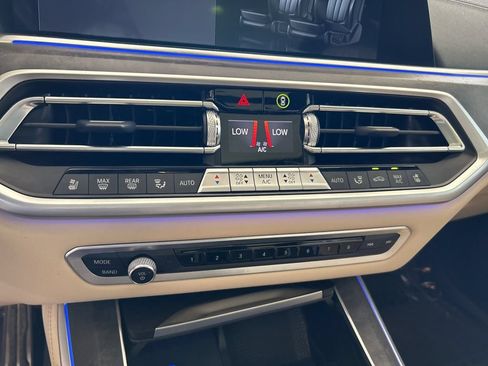 Used 2022 BMW X5 xDrive40i w/ M Sport Package AWD/4WD image 57