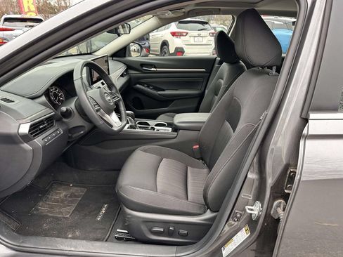 Used 2023 Nissan Altima 2.5 SV w/ SV Premium Package AWD/4WD image 11