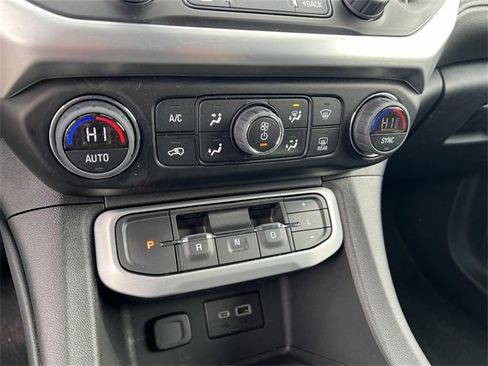 Certified 2023 GMC Acadia SLE w/ Driver Convenience Package image 16