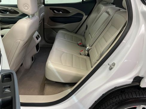 Used 2022 GMC Terrain Denali w/ LPO, Floor Liner Package image 21