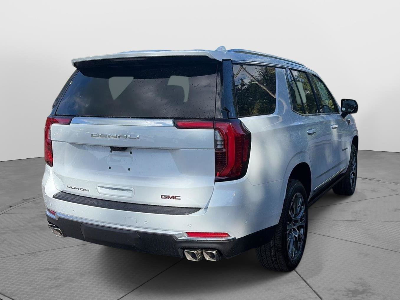 New 2026 GMC Yukon Denali w/ Denali Reserve Package AWD/4WD image 7