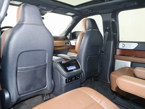 Used 2022 Lincoln Navigator Reserve image 56