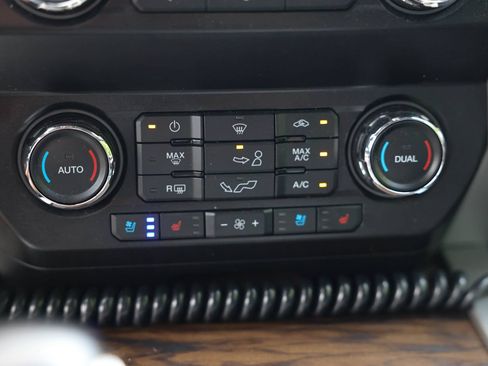 Certified 2019 Ford F150 Lariat w/ Trailer Tow Package AWD/4WD image 25