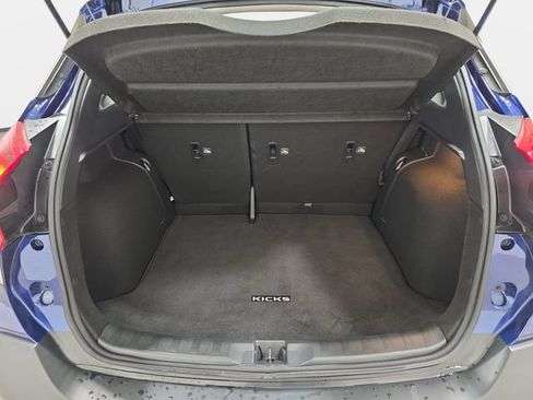 Used 2018 Nissan Kicks SV FWD image 32