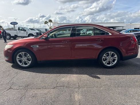 Used 2014 Ford Taurus SEL image 2