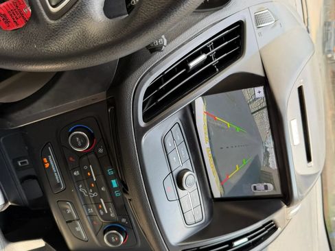 Used 2017 Ford Escape SE w/ Equipment Group 201A FWD image 38