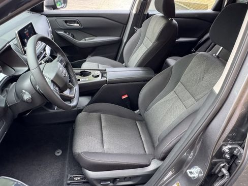 New 2026 Nissan Rogue SV w/ Cold Weather Package AWD/4WD image 23