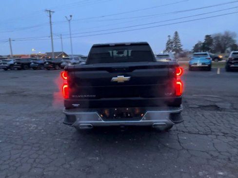 Used 2022 Chevrolet Silverado 1500 LTZ w/ LTZ Premium Package image 7