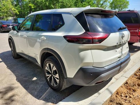 Used 2023 Nissan Rogue SV image 4