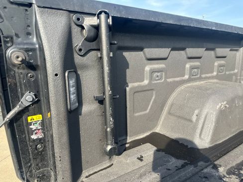 Used 2020 GMC Sierra 1500 AT4 w/ AT4 Premium Package AWD/4WD image 9