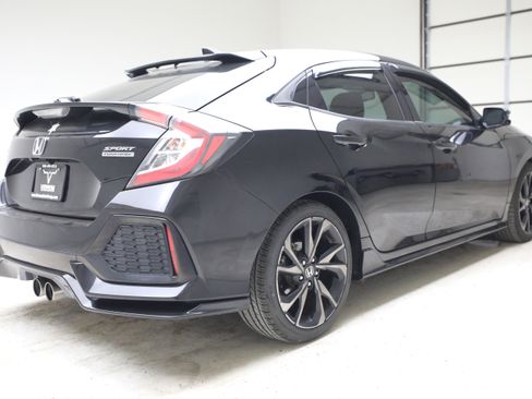 Used 2017 Honda Civic Sport Touring image 4