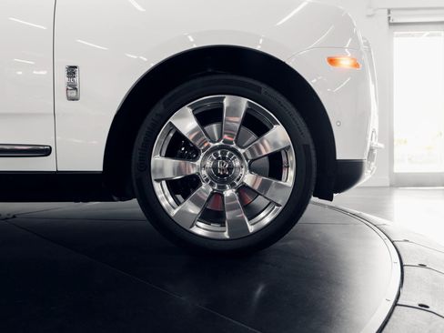 Used 2021 Rolls-Royce Cullinan AWD/4WD image 16