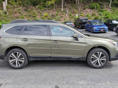 Used 2018 Subaru Outback 3.6R Limited AWD/4WD image 14