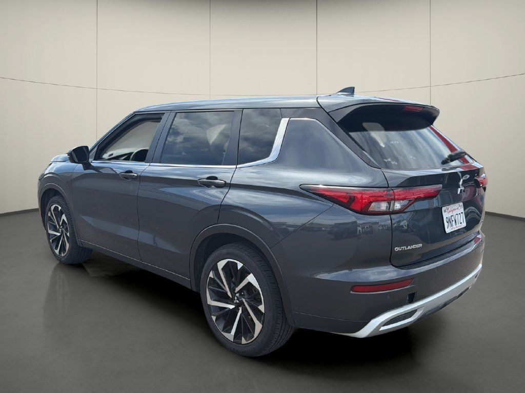 Used 2024 Mitsubishi Outlander SE FWD image 5