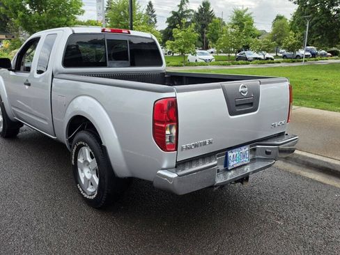 Used 2008 Nissan Frontier SE w/ SE Value Truck Pkg AWD/4WD image 7