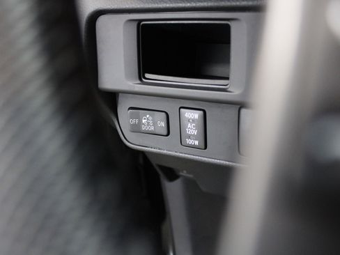 Used 2016 Toyota Tacoma TRD Sport w/ Premium & Technology Package image 31