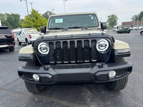 Used 2022 Jeep Gladiator Sport AWD/4WD image 3
