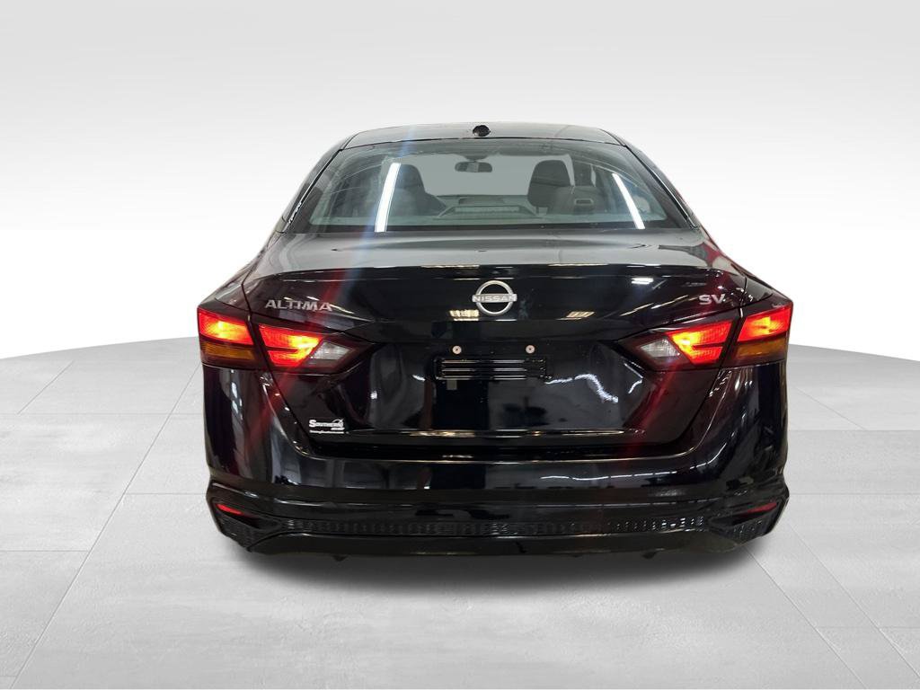 Used 2024 Nissan Altima 2.5 SV FWD image 4