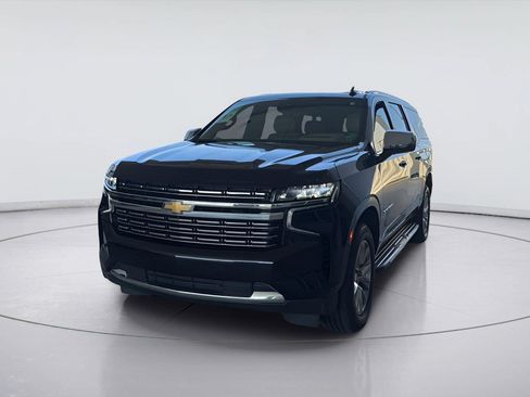 Used 2023 Chevrolet Suburban Premier w/ Premium Package AWD/4WD image 2