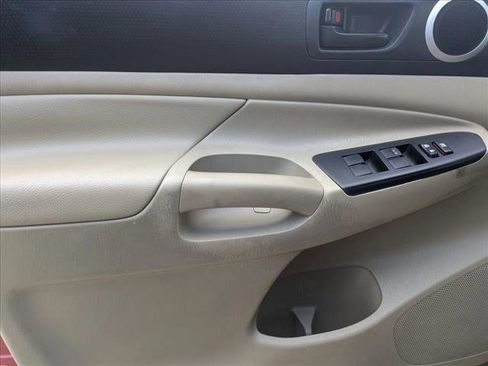 Used 2015 Toyota Tacoma PreRunner w/ SR5 Package image 11