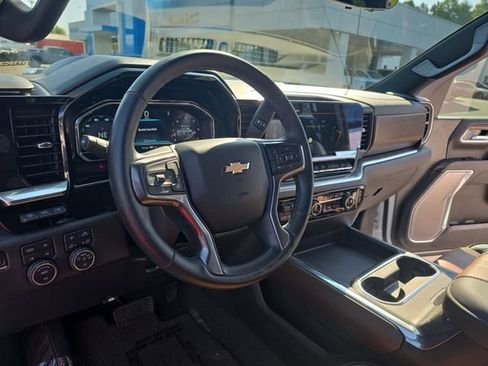 Used 2025 Chevrolet Silverado 2500 High Country w/ High Country Premium Package AWD/4WD image 17