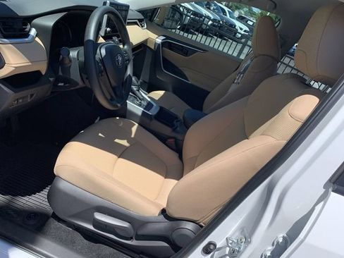 Certified 2025 Toyota RAV4 LE AWD/4WD image 18