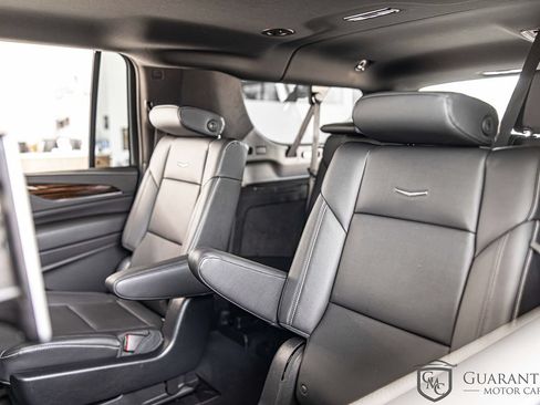 Used 2022 Cadillac Escalade ESV Luxury AWD/4WD image 32