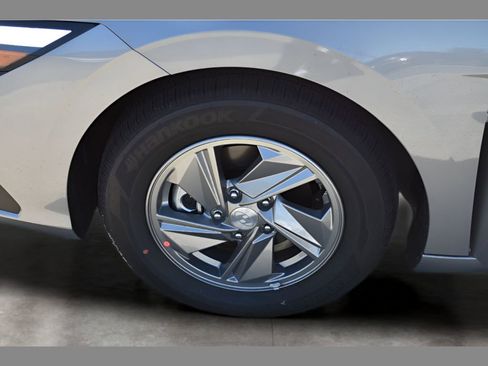 New 2026 Hyundai Elantra SE image 8