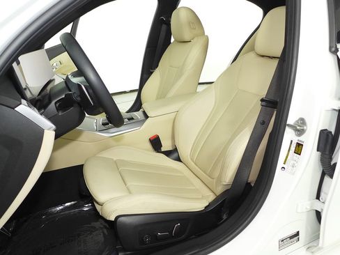 Certified 2025 BMW 330i Sedan w/ M Sport Package RWD image 22