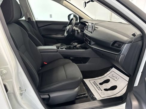 Used 2024 Nissan Rogue S AWD/4WD image 25