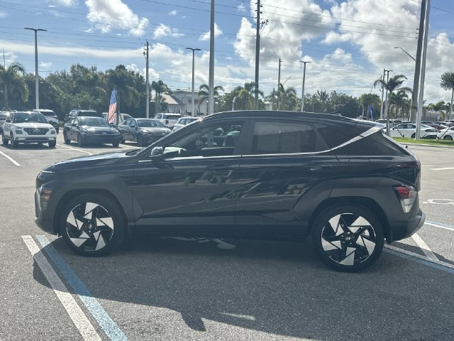 Used 2025 Hyundai Kona Limited FWD image 13