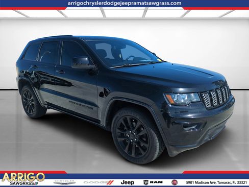 Used 2018 Jeep Grand Cherokee Altitude image 1