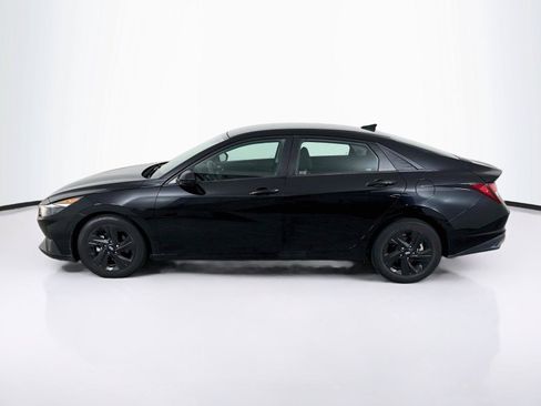Used 2022 Hyundai Elantra SEL FWD image 2