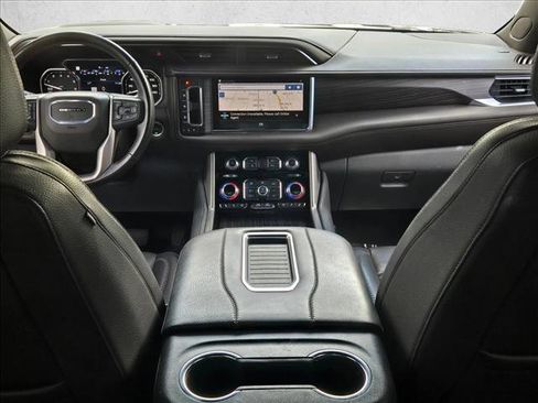 Used 2021 GMC Yukon Denali w/ Denali Premium Package image 19