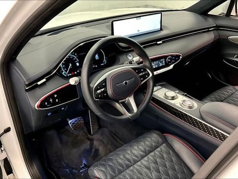 Used 2024 Genesis GV70 3.5T Sport w/ Sport Prestige Package image 16