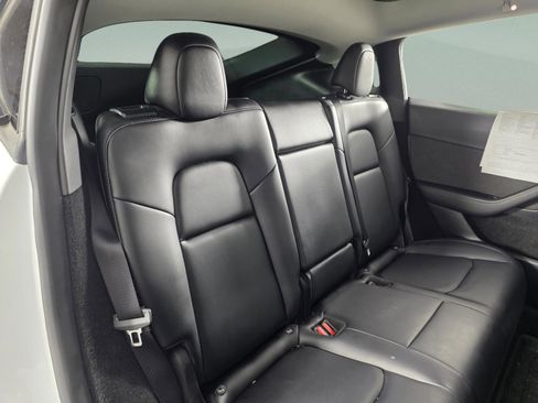 Used 2023 Tesla Model Y Long Range image 27