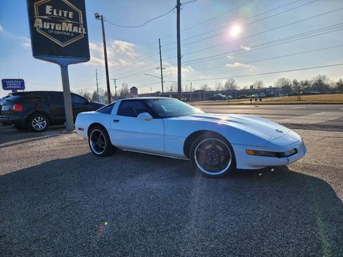Used 1994 Chevrolet Corvette Coupe image 2