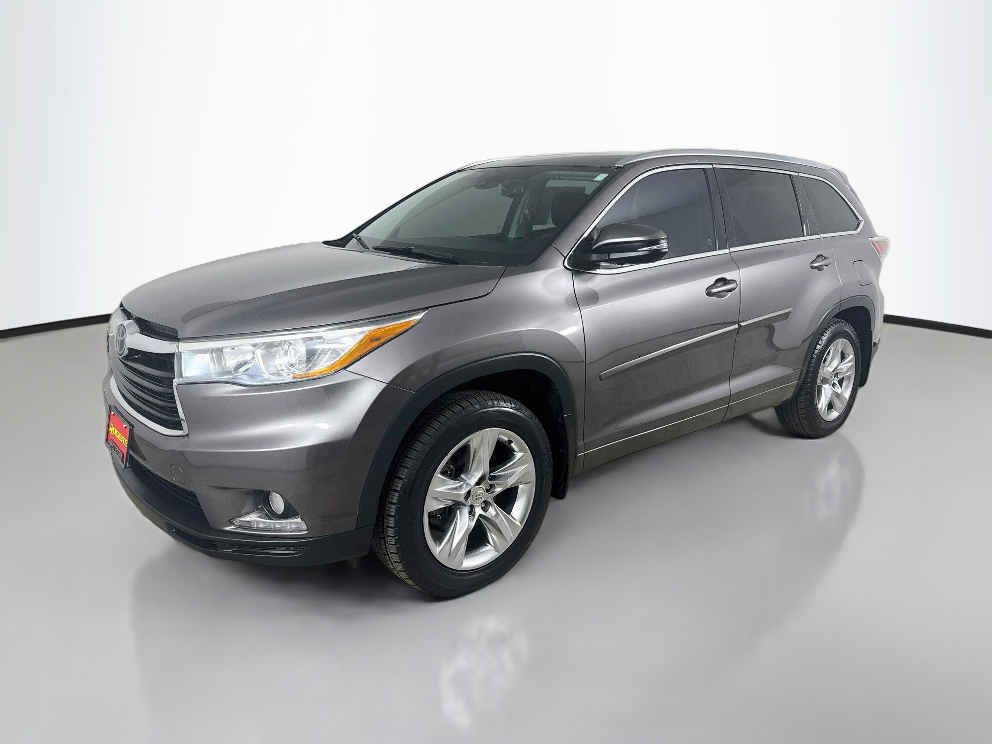 Used 2015 Toyota Highlander Limited w/ Driver Technology Package AWD/4WD image 3