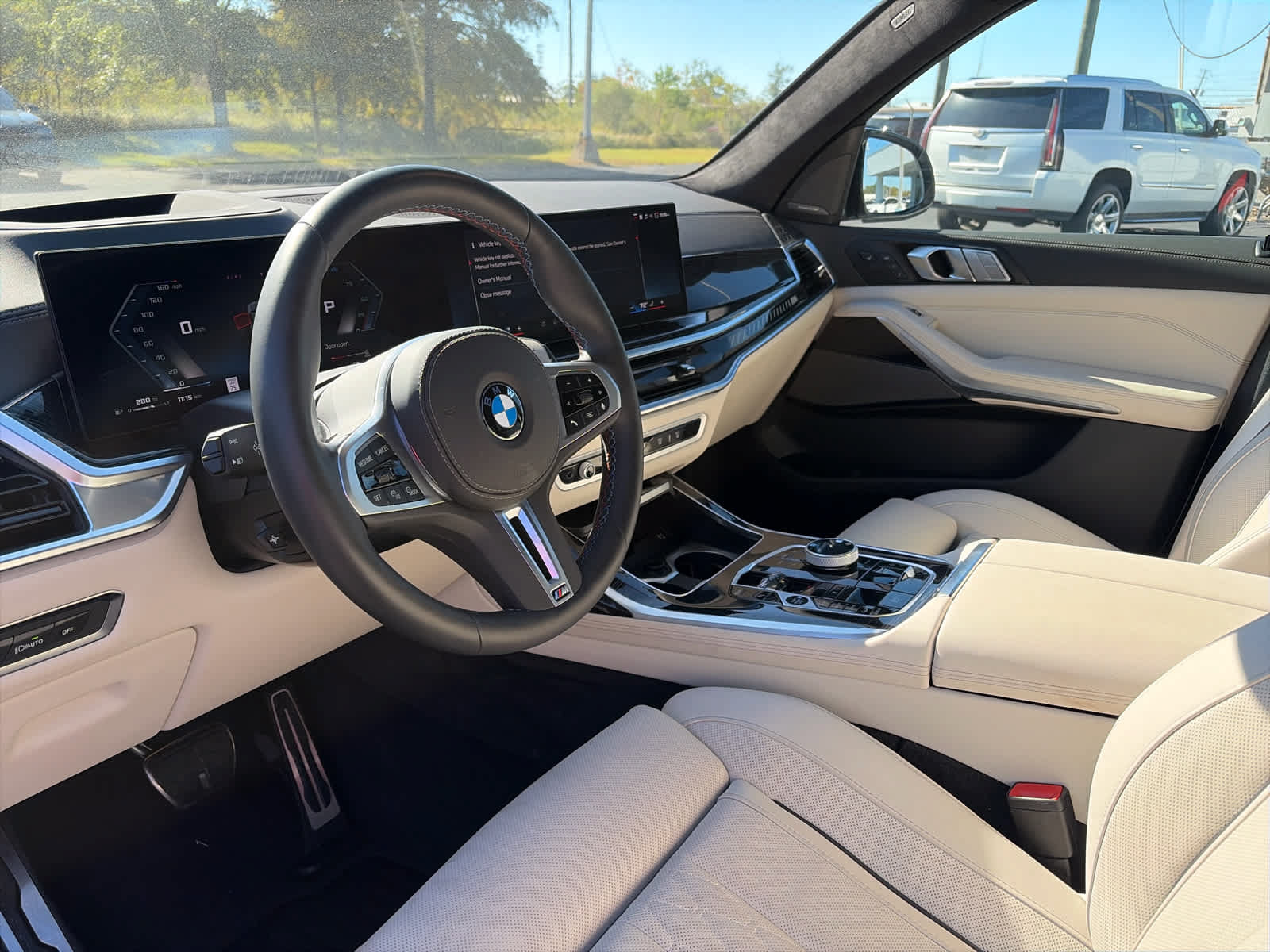 Used 2027 BMW X7 M60i AWD/4WD image 7