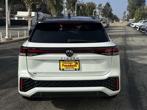 New 2026 Volkswagen Tiguan SE R-Line FWD image 4
