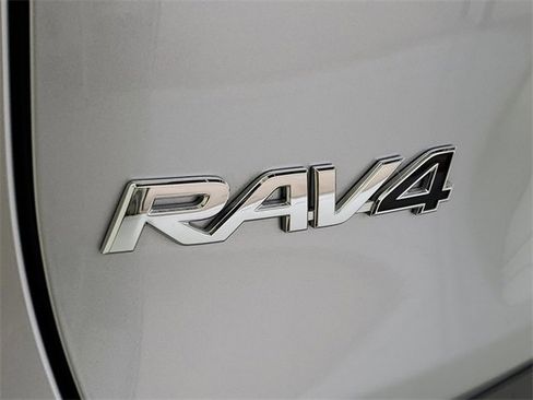 Used 2024 Toyota RAV4 XLE Premium image 8