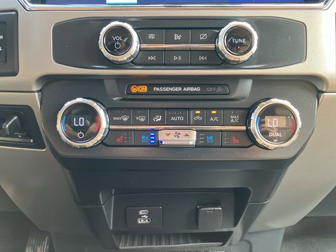 Used 2022 Ford F250 Lariat w/ Lariat Value Package AWD/4WD image 26