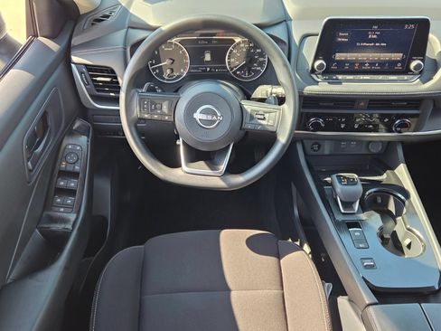 Used 2024 Nissan Rogue S FWD image 7