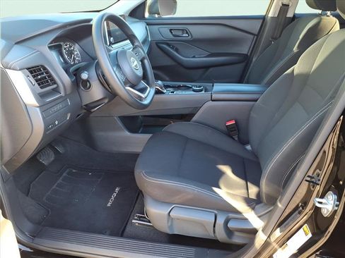 Used 2024 Nissan Rogue S image 11