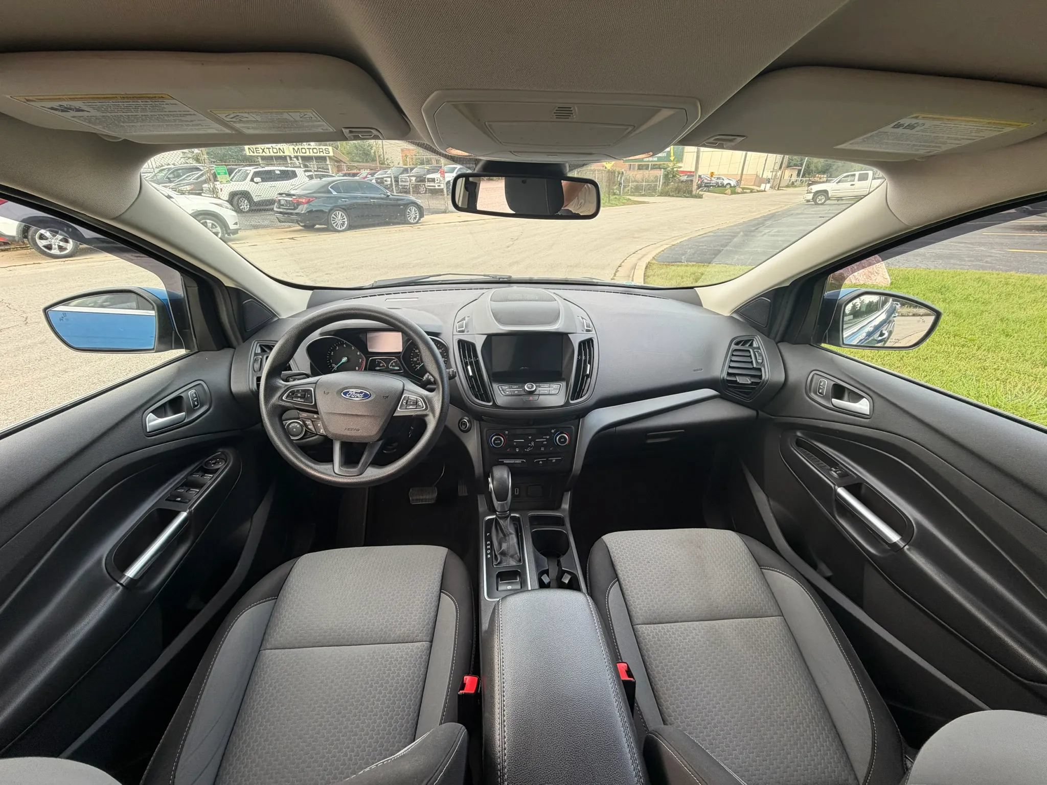 Used 2019 Ford Escape SE FWD image 10