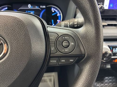 Used 2025 Toyota RAV4 XLE AWD/4WD image 30