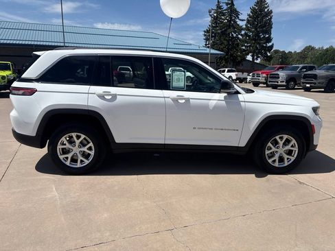 Used 2023 Jeep Grand Cherokee Limited AWD/4WD image 11