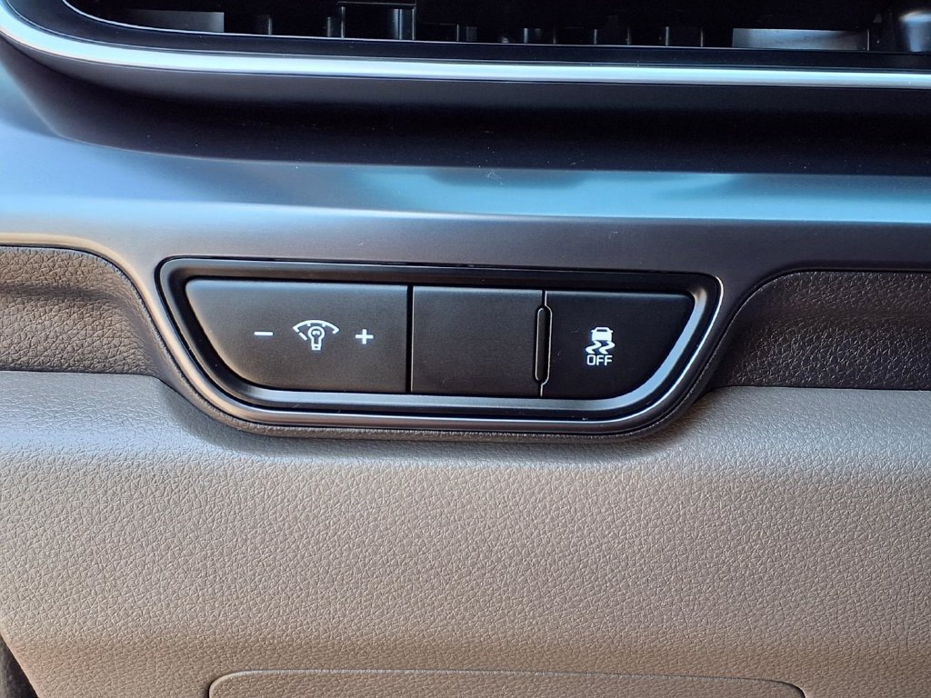Certified 2025 Kia Carnival FWD image 19