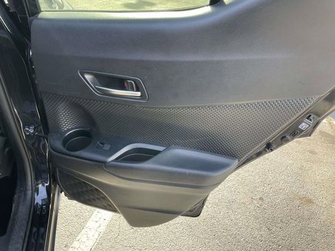 Used 2021 Toyota C-HR LE image 41